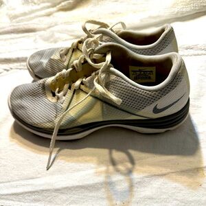 Nike fitness shoe. Running, or fitness training, lightweight size 7.5 in ladies